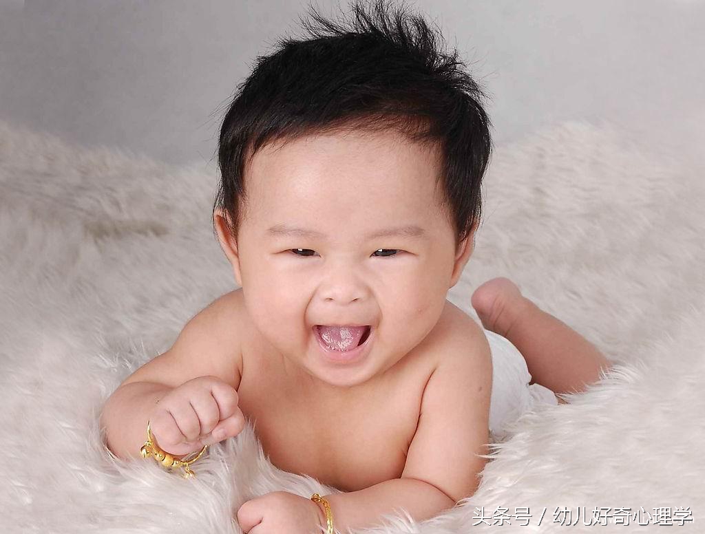 婴幼儿舌头发黑是怎么回事,婴幼儿舌头发紫的图片