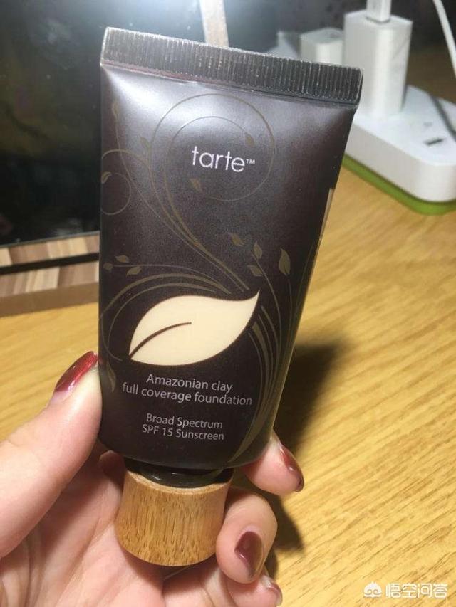 油性皮肤长闭口用什么粉底液,油性皮肤用什么粉底液不脱妆