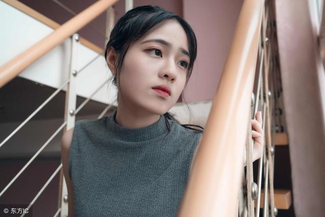 小说：他们处在两个世界，她是家破人亡的孤女，而他是豪门贵公子