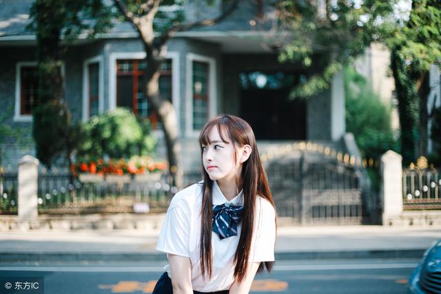 小说：小伙国外逛马场，放着几十匹好马不挑，只对一匹病马感兴趣