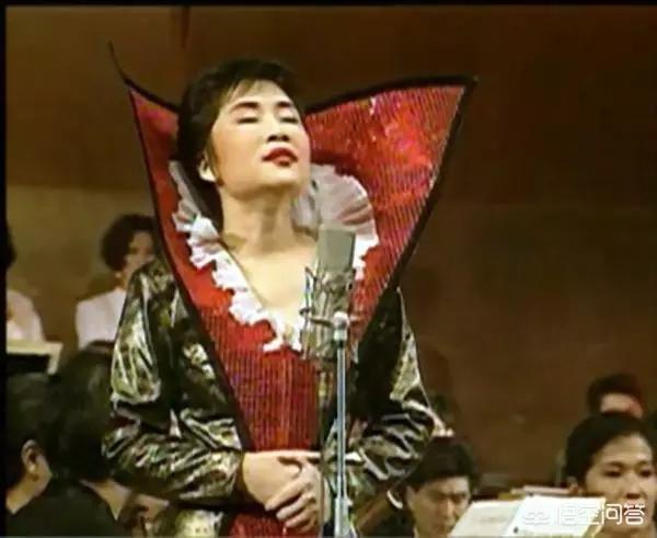 李娜事业最高峰选择出家,歌手李娜出家是因为什么原因