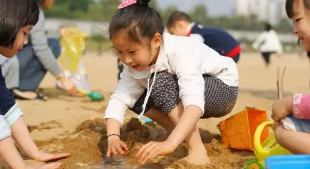 西安边上有个“沙坡头”，沙场冲浪、露营赏月，聊咋咧！