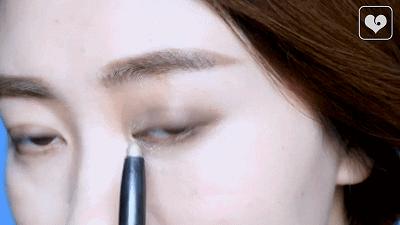 内双眼影手残画法,手残怎么画眼影