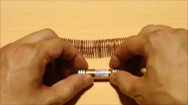 自制磁悬浮列车最简单方法,自制磁悬浮火车