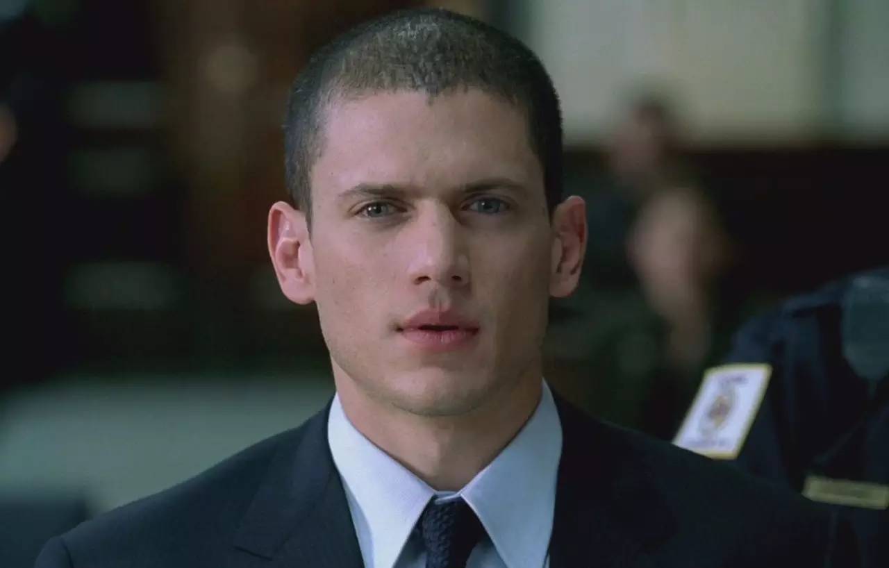 iphone越狱和刷机区别,现在iphone还需要越狱吗