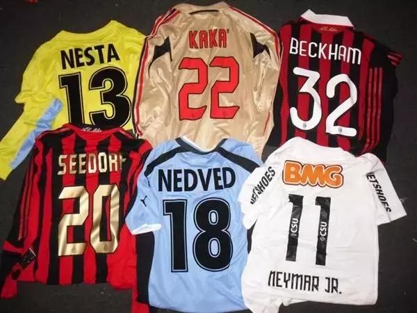 不开玩笑！作为球衣爱好者，能在这里呆上一辈子！