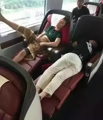 张一山辣眼睛的视频,张一山吻戏辣眼