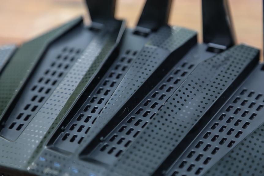 千兆路由器测评6天线,6根天线的路由器推荐