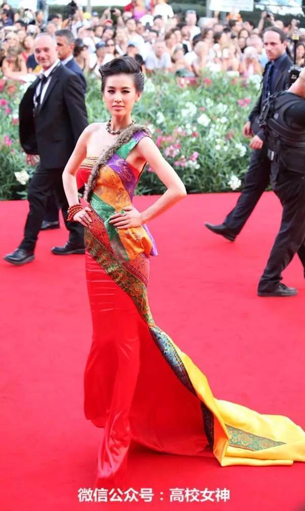 25岁林允有多迷人,林允算不算星女郎最差的一位