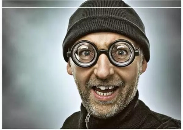 开车想要防晒选择哪种颜色的墨镜,开车戴的墨镜怎么选