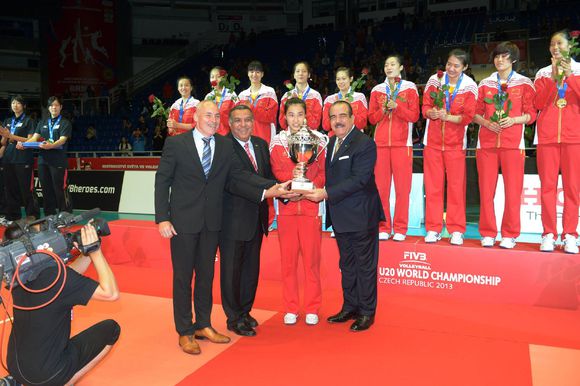 朱婷实力说话视频,25岁朱婷谈职业生涯