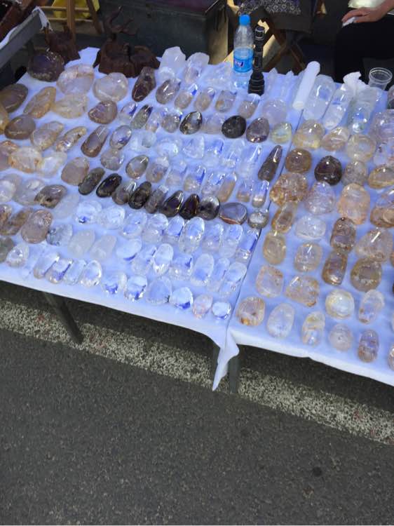 东海水晶哪个品种最好,白水晶和紫水晶哪个贵一些