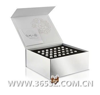 美白褪黑色素的护肤品,白即正义10款美白精华大揭秘