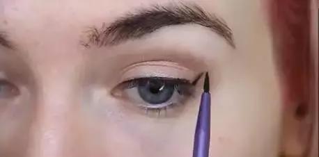 有闭口痘痘化的妆,脸上有粉刺痘痘怎么化底妆