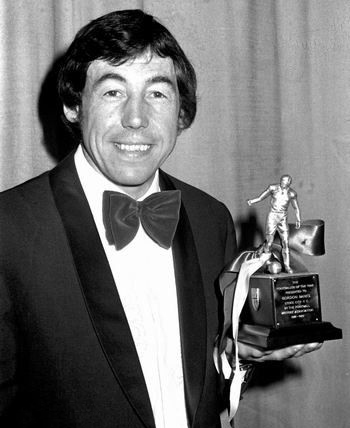 卡西与布冯谁才是攻击型门将,布冯卡西跨世纪的传奇门将