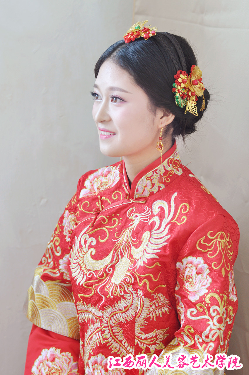 新娘发型怎么搭好看,混乱发型新娘怎么搭配头饰