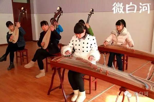 陕西白河县高级中学,白河高级中学是公办高中