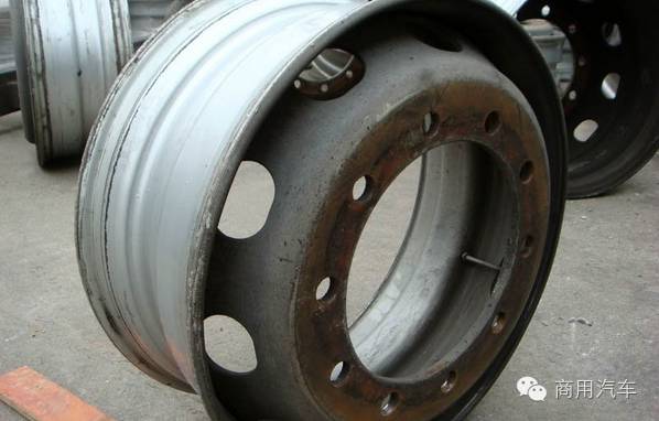 货车真空胎轮毂和带内胎轮毂区别,货车真空胎钢圈和内外胎钢圈区别