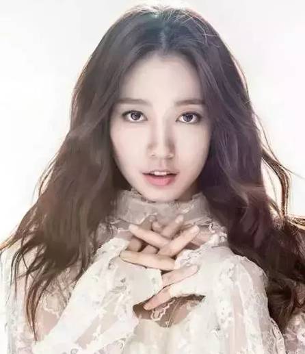 圆脸显瘦发型,圆脸留什么发型好看又时尚