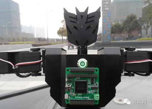 花火日报：苹果拟在韩国开设首家直营店，iPhone7上市不到一周即被黑客成功越狱