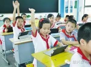 小学用平板电脑上课,小学生用平板电脑上课好吗