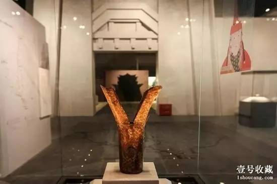 壹闻：修补漏水天花板发现400年前名画估值8.8亿