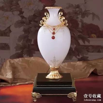 壹闻：修补漏水天花板发现400年前名画估值8.8亿