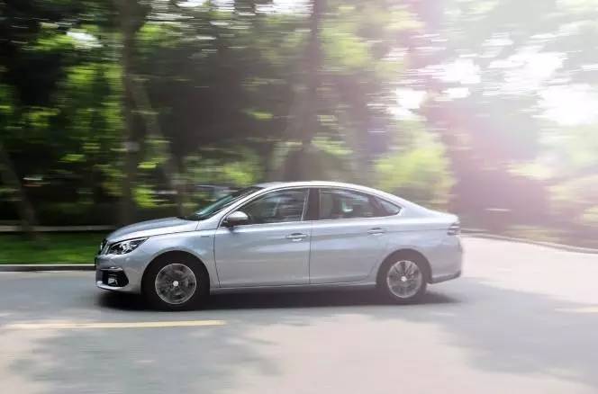 实力绽放新一代东风标致308试驾,东风标致3082018款试驾视频