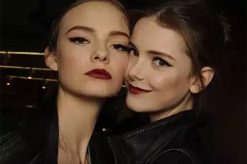 哪个牌子口红湿润度高,大牌口红哪款比较滋润又持久