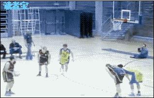 遇上这种队友真是让人哭笑不得啊,遇上这种队友真是让人哭笑不得