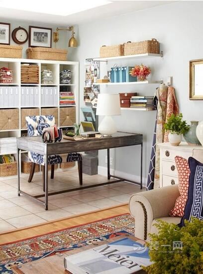 小型私人办公室布置设计,8个家庭办公室设计技巧