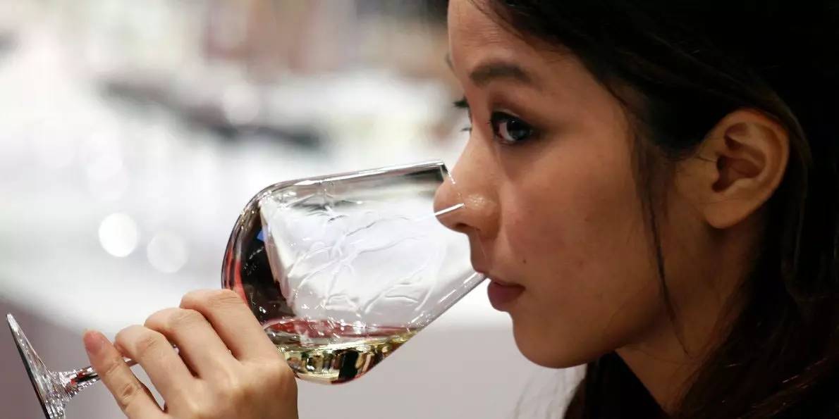 葡萄酒的品鉴与礼仪知识点总结,送什么样的葡萄酒显得有品位