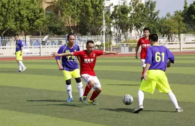 足球赛鸣哨开赛,公司足球赛开赛