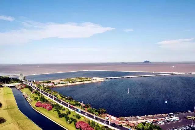 上海跟深圳综合实力对比,北京和上海综合实力对比