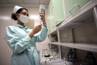 大S美白针“成分”揭秘：小心朋友圈卖的假货伤肾！