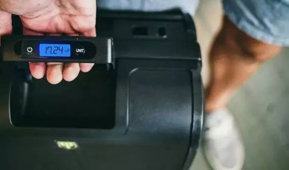 rimowa行李箱怎么挑,rimowa行李箱值得买吗