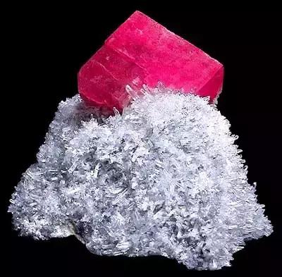 世界112种宝石矿物,盘点那些奇怪宝石矿物