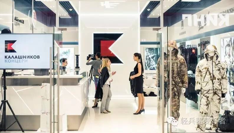 市场经济时代的AK，机场免税店可以买把真枪带回家