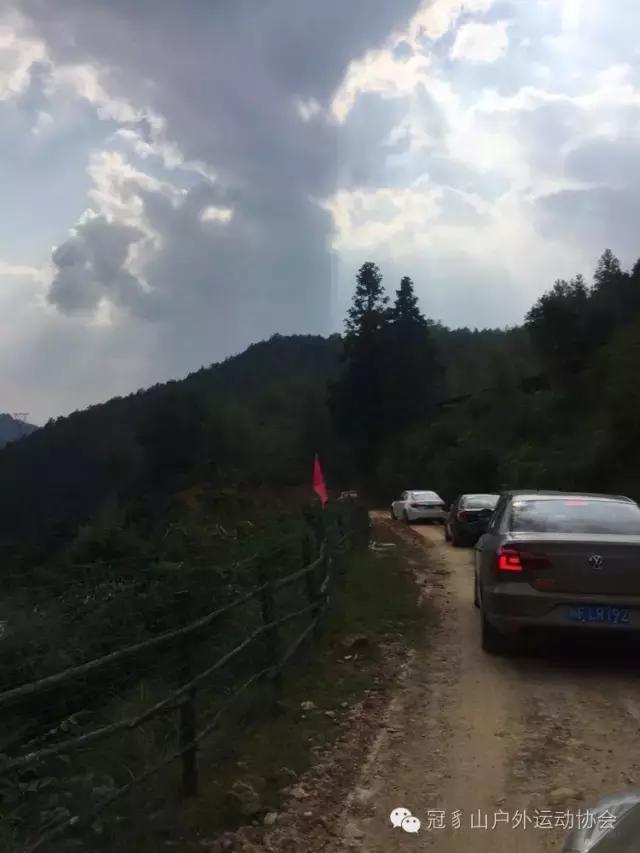 骞插緱婕備寒鍗楁槍,骞插緱婕備寒涓茬儳