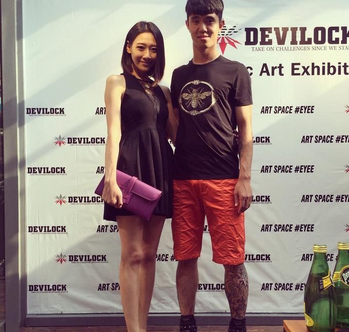 除了佩莱，足坛还有哪些球星抱得美人归？