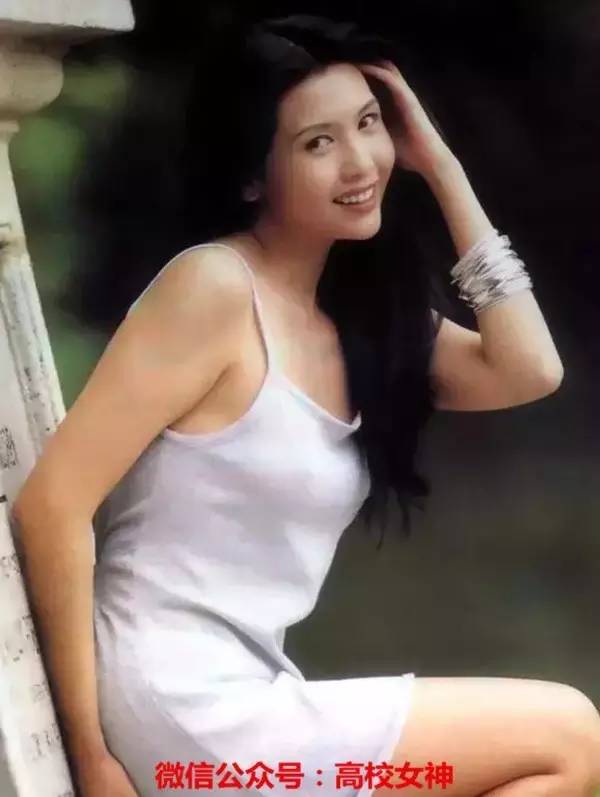 25岁林允有多迷人,林允算不算星女郎最差的一位