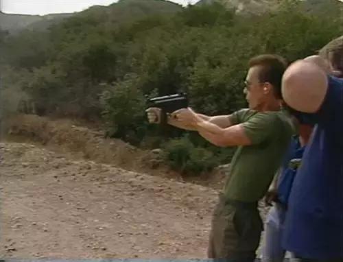 终结者1-6部解析,终结者电影武器