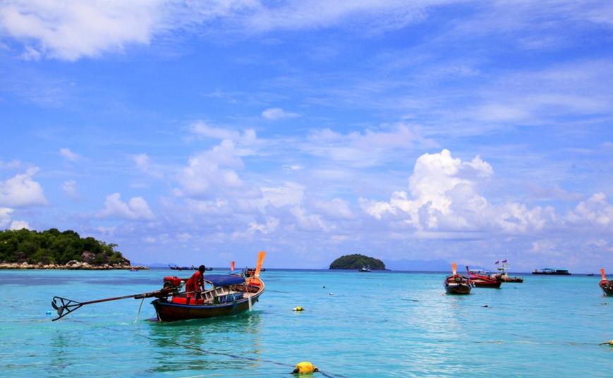 泰国南部丽贝岛翡翠海,泰国丽贝岛风景粉色珊瑚
