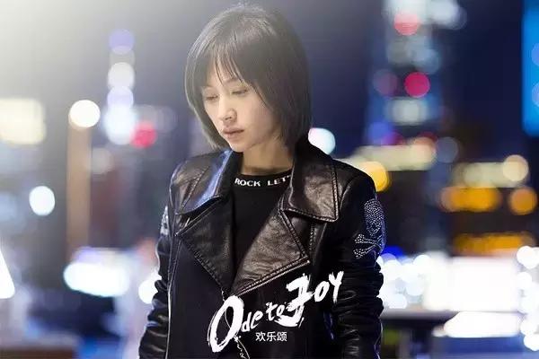 看《追凶者也》后，被这位献出了福利的妹子迷住了！