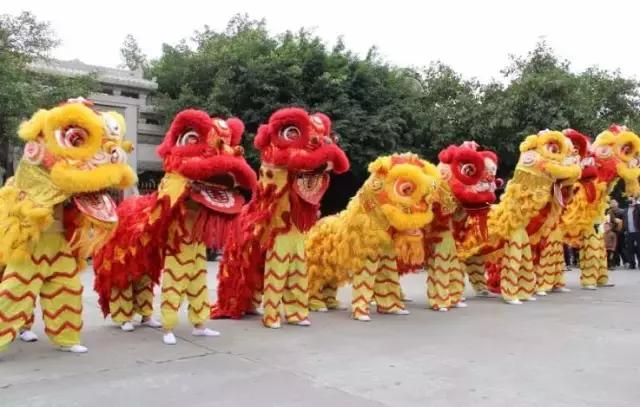 广东醒狮精彩表演,广东醒狮表演2022