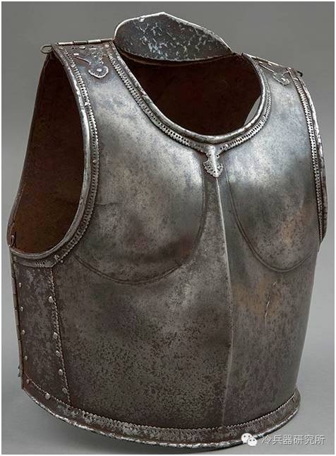 竟然有奶头和肚脐！源自古希腊的肌肉甲