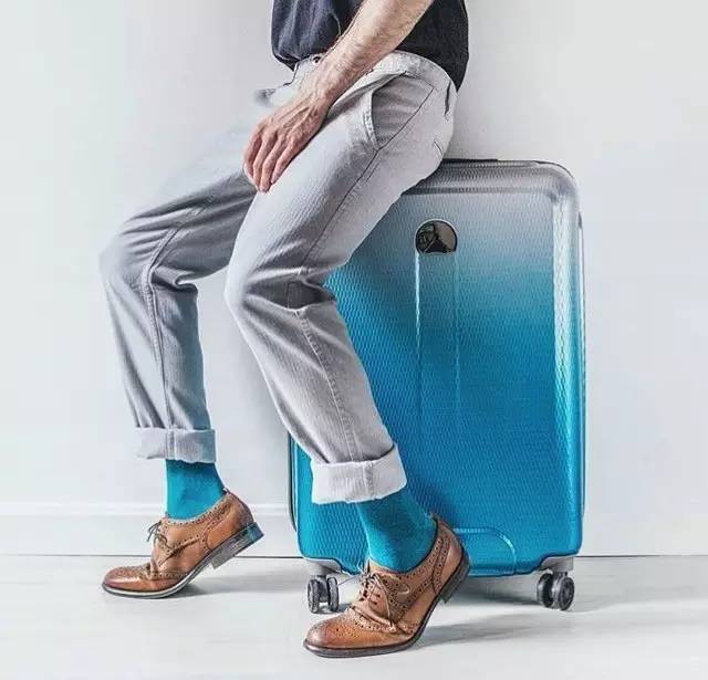 rimowa行李箱怎么挑,rimowa行李箱值得买吗