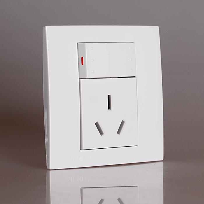 朋友家为了省钱选错开关插座，用了差点烧着！后悔当初没看这个！