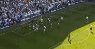 他是射手，被骂叛徒，如今沦落到无球可踢！