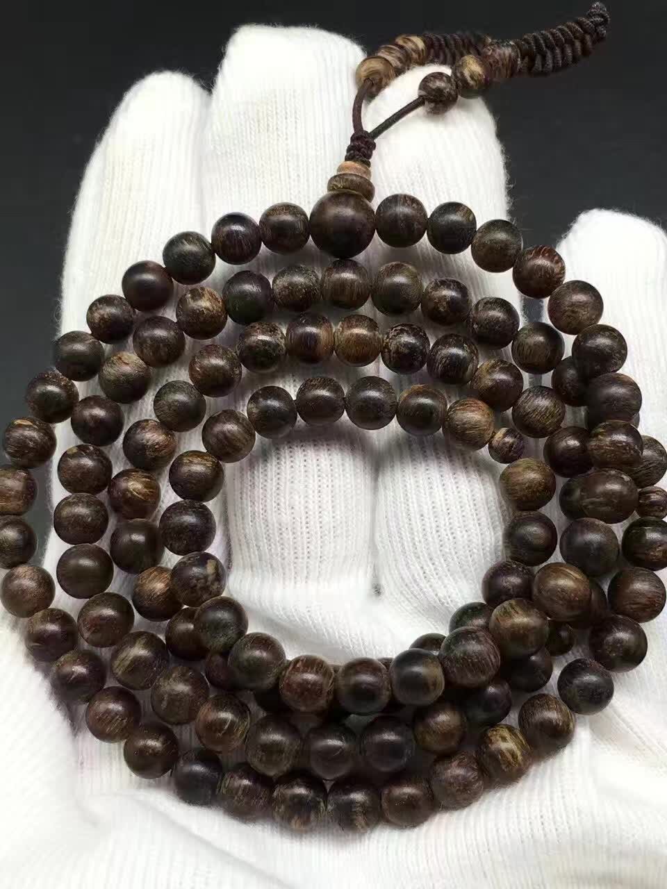 富二代为淘美女欢心，花80买一克奇楠沉香，美女看到当场说分手